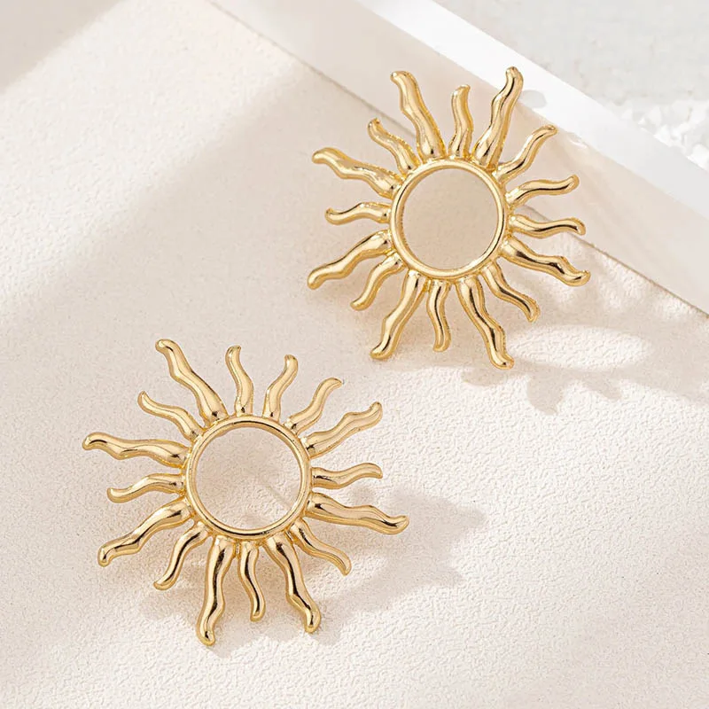 kf-Sbfd67665bb9f478d890fc82d3721db15C.webp Boucles d'oreilles soleil tournesol élégantes de Style rétro pour les rassemblements des femmes, accessoires de bijoux, boucles d'oreilles multifonctions à la mode – Image 2